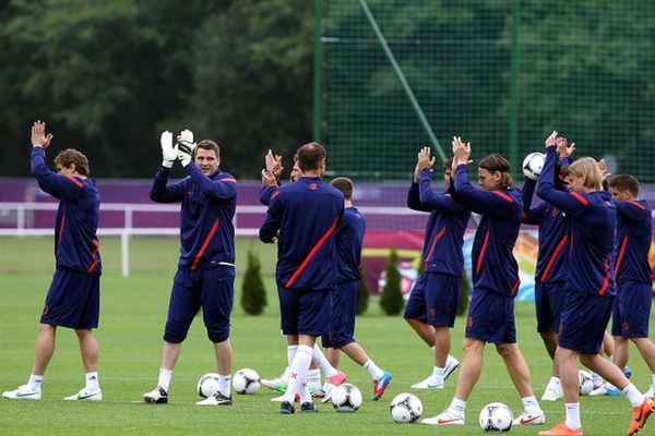 EURO 2012: Kroatiens erstes Training in Warka wurde von 500 Fans verfolgt